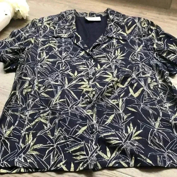 🌼4/$30🌼michael Phillips | Vintage leaf tshirt button down - Picture 2 of 7